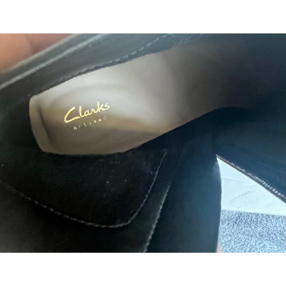 Clark’s Artisan Calla Blossom Black Leather Pointy Toe Low Heel Ankle Boots 10M - Picture 9 of 12